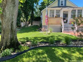 32 Neptune Road, Rocky Point NY 11778