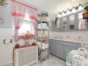 13071 225th Street, Laurelton NY 11413