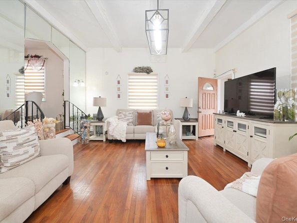 13071 225th Street, Laurelton NY 11413