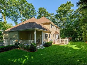 33 Walters Avenue, Cold Spring Harbor NY 11724
