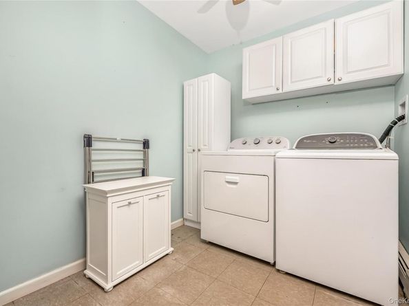 60 Tiptop Lane, Hicksville NY 11801