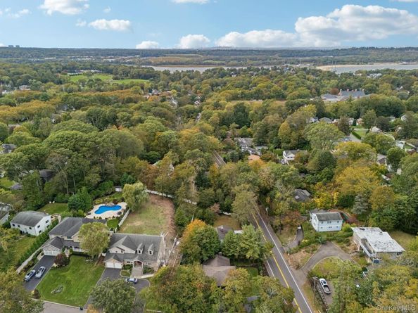 33 Scudders Lane, Glen Head NY 11545