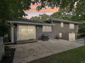 33 Scudders Lane, Glen Head NY 11545