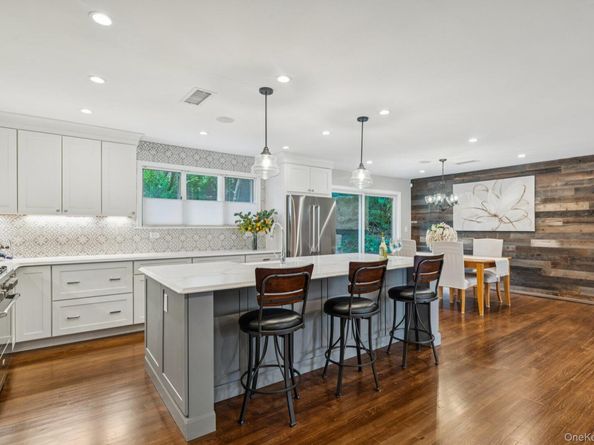 33 Scudders Lane, Glen Head NY 11545