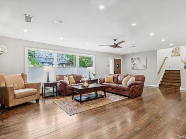 33 Scudders Lane, Glen Head NY 11545
