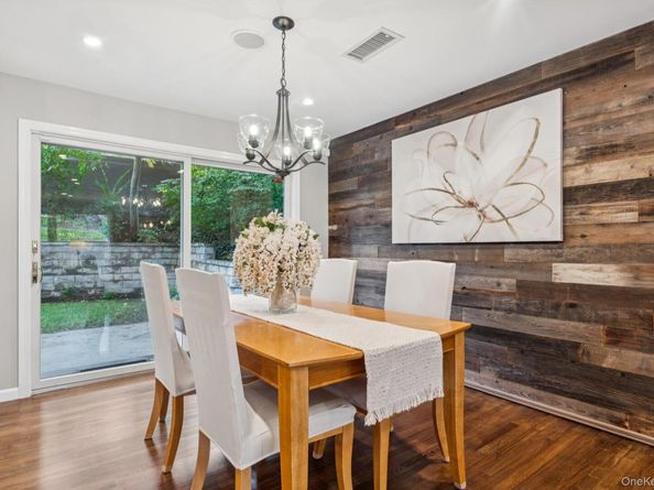 33 Scudders Lane, Glen Head NY 11545