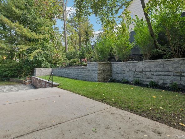 33 Scudders Lane, Glen Head NY 11545