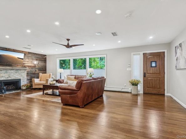 33 Scudders Lane, Glen Head NY 11545