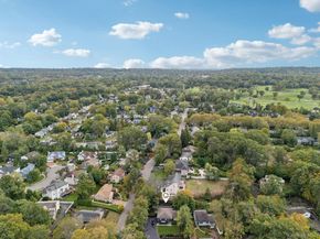 33 Scudders Lane, Glen Head NY 11545