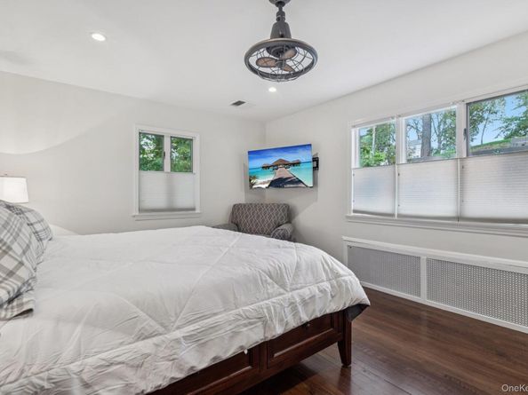 33 Scudders Lane, Glen Head NY 11545