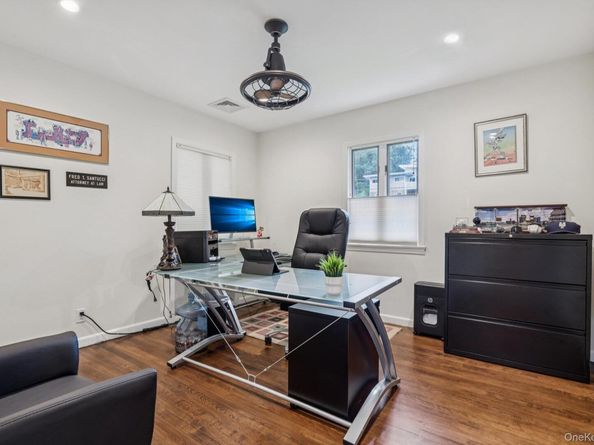 33 Scudders Lane, Glen Head NY 11545