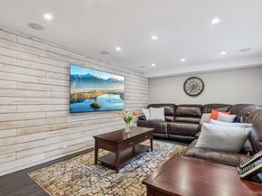 33 Scudders Lane, Glen Head NY 11545