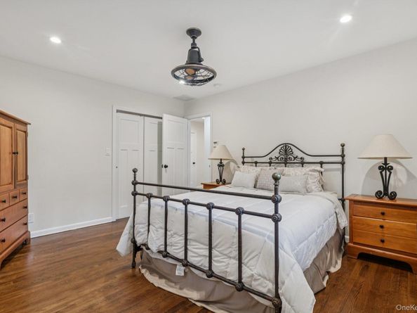 33 Scudders Lane, Glen Head NY 11545