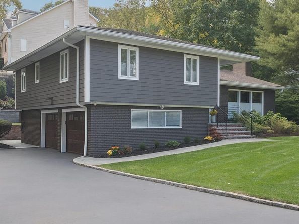 33 Scudders Lane, Glen Head NY 11545