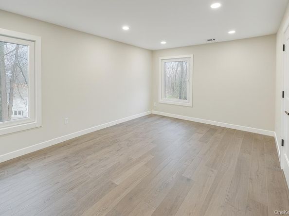 26 Brewster Hill Road, East Setauket NY 11733