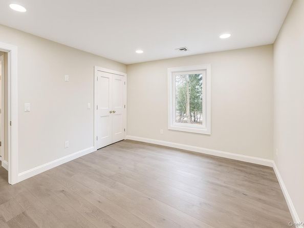 26 Brewster Hill Road, East Setauket NY 11733