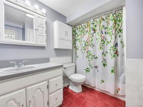 23 Toysome Lane, Deer Park NY 11729