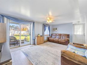 23 Toysome Lane, Deer Park NY 11729