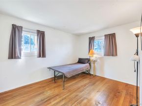23 Toysome Lane, Deer Park NY 11729