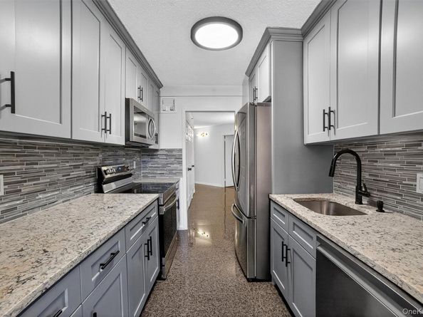 25 Rockledge Avenue 410W, White Plains NY 10601