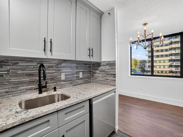 25 Rockledge Avenue 410W, White Plains NY 10601