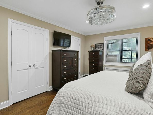 1245 California Road b23, Eastchester NY 10709