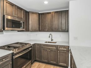 512 Breton Way, Glen Cove NY 11542