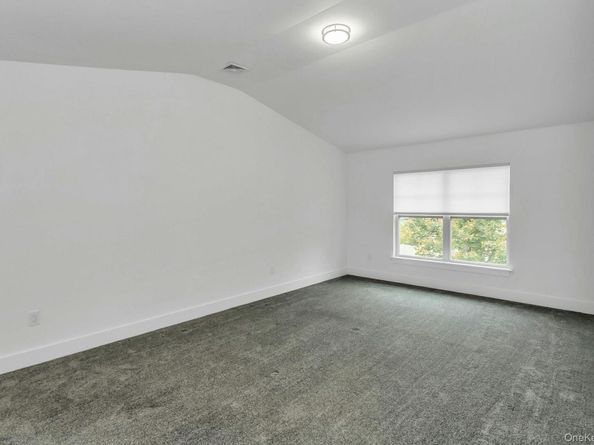 512 Breton Way, Glen Cove NY 11542