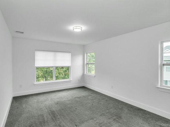 512 Breton Way, Glen Cove NY 11542