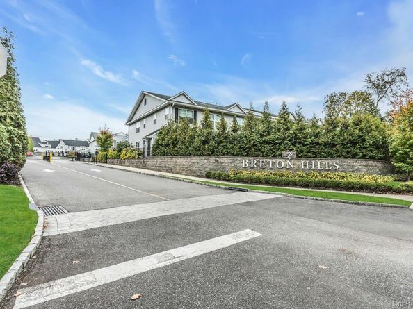 512 Breton Way, Glen Cove NY 11542