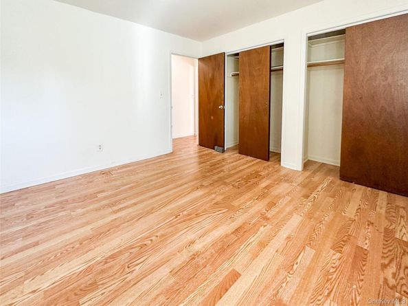 18 Granada Crescent 1, White Plains NY 10603