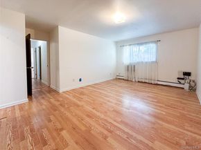 18 Granada Crescent 1, White Plains NY 10603