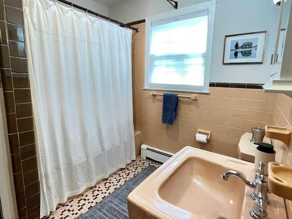 185 QUAKER Path, East Setauket NY 11733