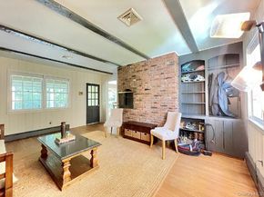185 QUAKER Path, East Setauket NY 11733