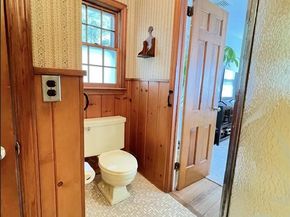 185 QUAKER Path, East Setauket NY 11733