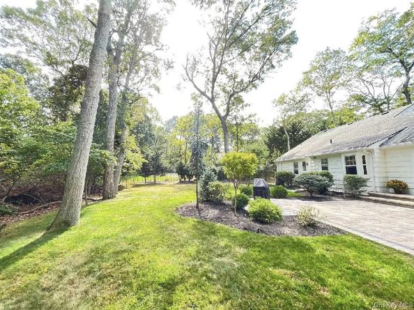 185 QUAKER Path, East Setauket NY 11733