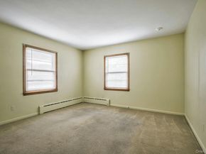 35 Red Oak Place, Massapequa NY 11758