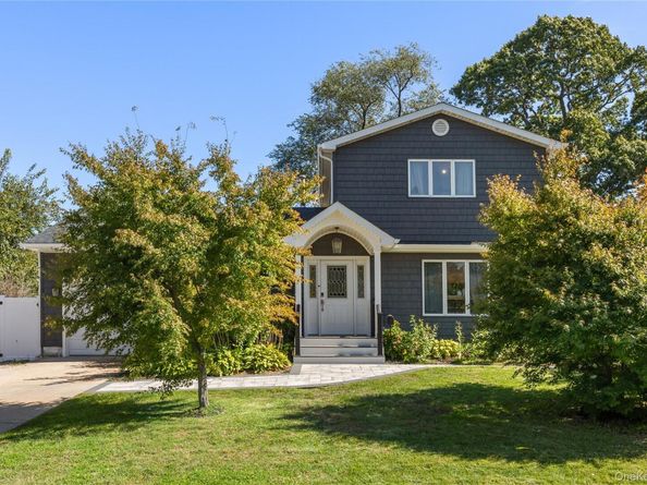 1023 Carll Drive, Bay Shore NY 11706