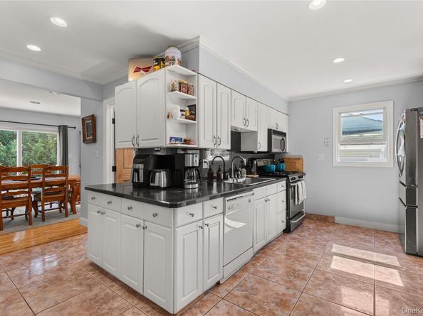 1023 Carll Drive, Bay Shore NY 11706