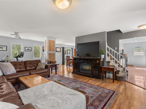 1023 Carll Drive, Bay Shore NY 11706