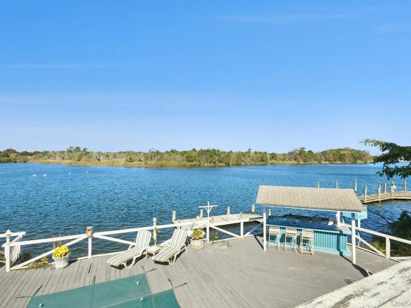 136 Connetquot Drive, Oakdale NY 11769