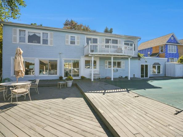 136 Connetquot Drive, Oakdale NY 11769
