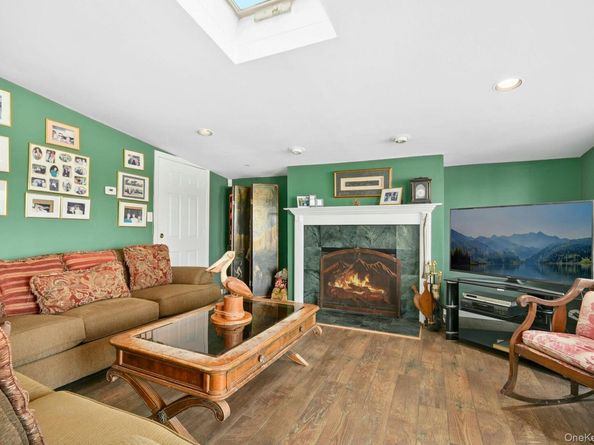 136 Connetquot Drive, Oakdale NY 11769