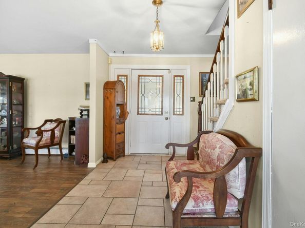 136 Connetquot Drive, Oakdale NY 11769