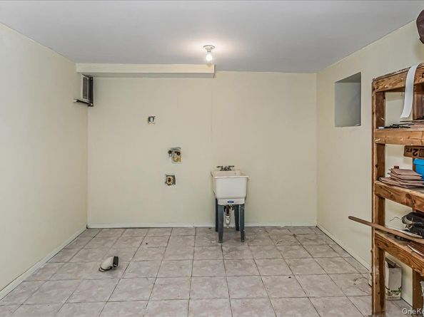 94-86 218th Street, Queens Village NY 11428