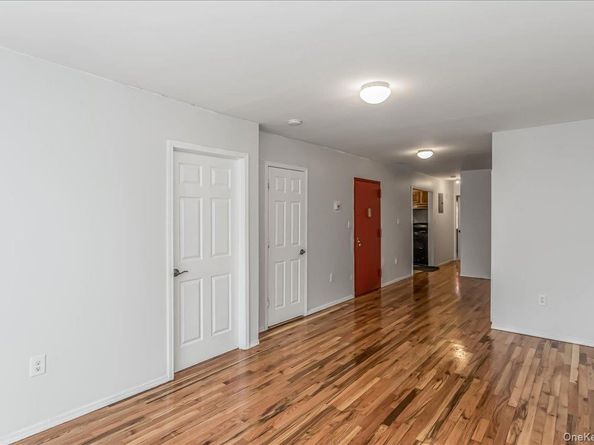 94-86 218th Street, Queens Village NY 11428