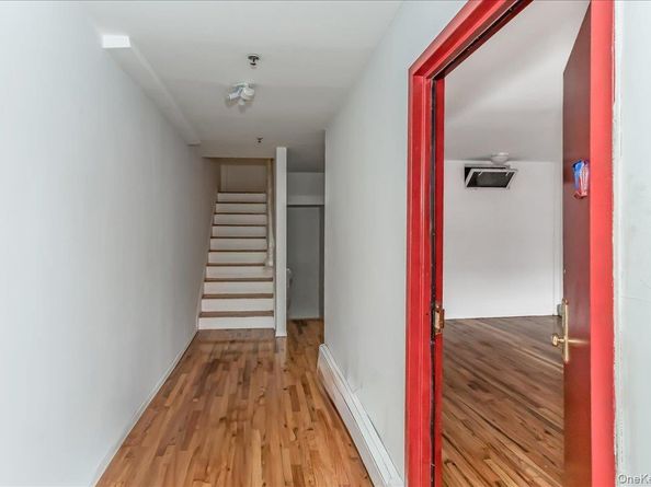 94-86 218th Street, Queens Village NY 11428