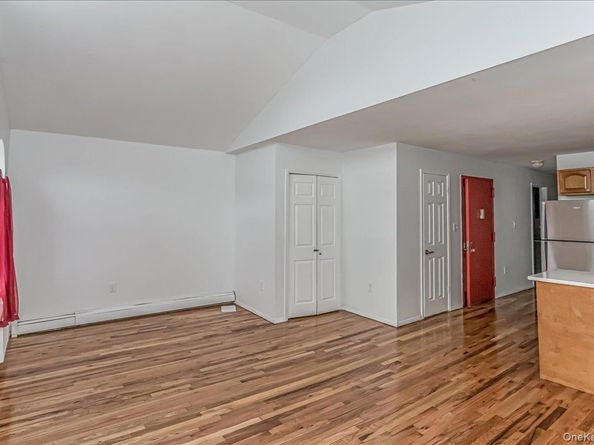 94-86 218th Street, Queens Village NY 11428