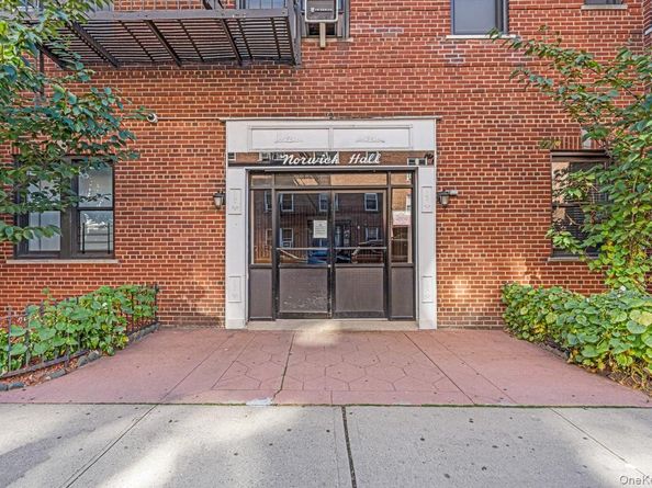 96-11 65 Road 501, Rego Park NY 11374