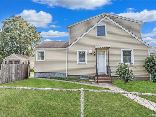 641 Lowell Road, Uniondale NY 11553